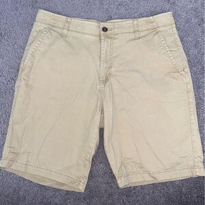 IRON FLEX Men's Tan Khaki Casual 7 inch inseam Stretch Shorts in Size 34